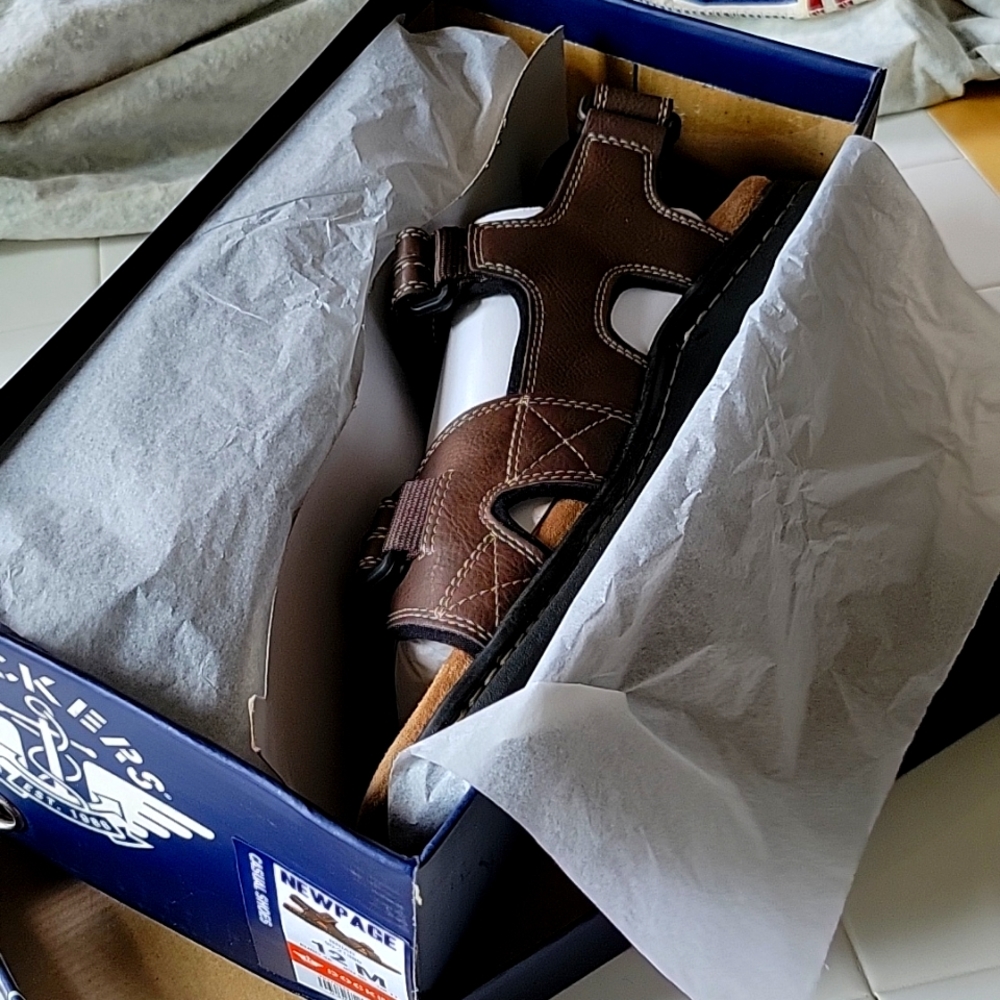 NWT Dockers men's sandals